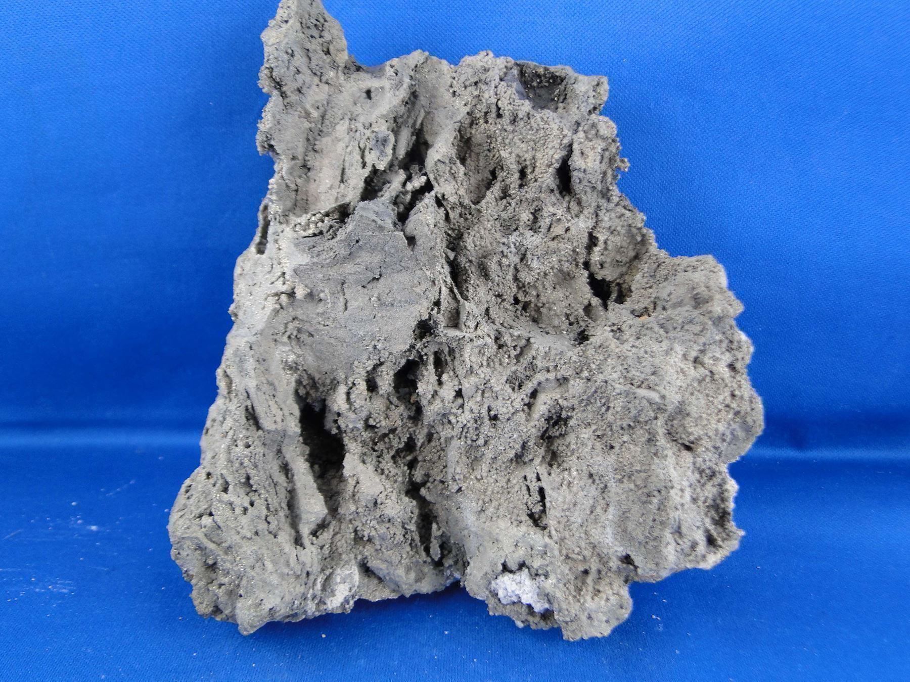 Minerali & Pietre curative: Pyrit on Sulphides – Usato da Schinznach Bad venduto da Demerald