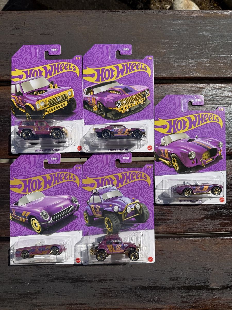 Hot Wheels Modellini d'auto: Hot Wheels Purple & Gold – Nuovo e nell'imballaggio originale da Lauterbrunnen venduto da nik_rj52