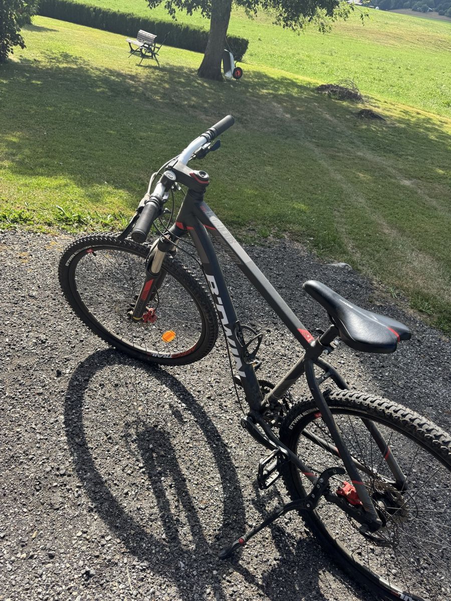 Vélos: VTT B'TWIN Rockrider 540  – D'occasion à Les Verrières par chl_5bnz 1