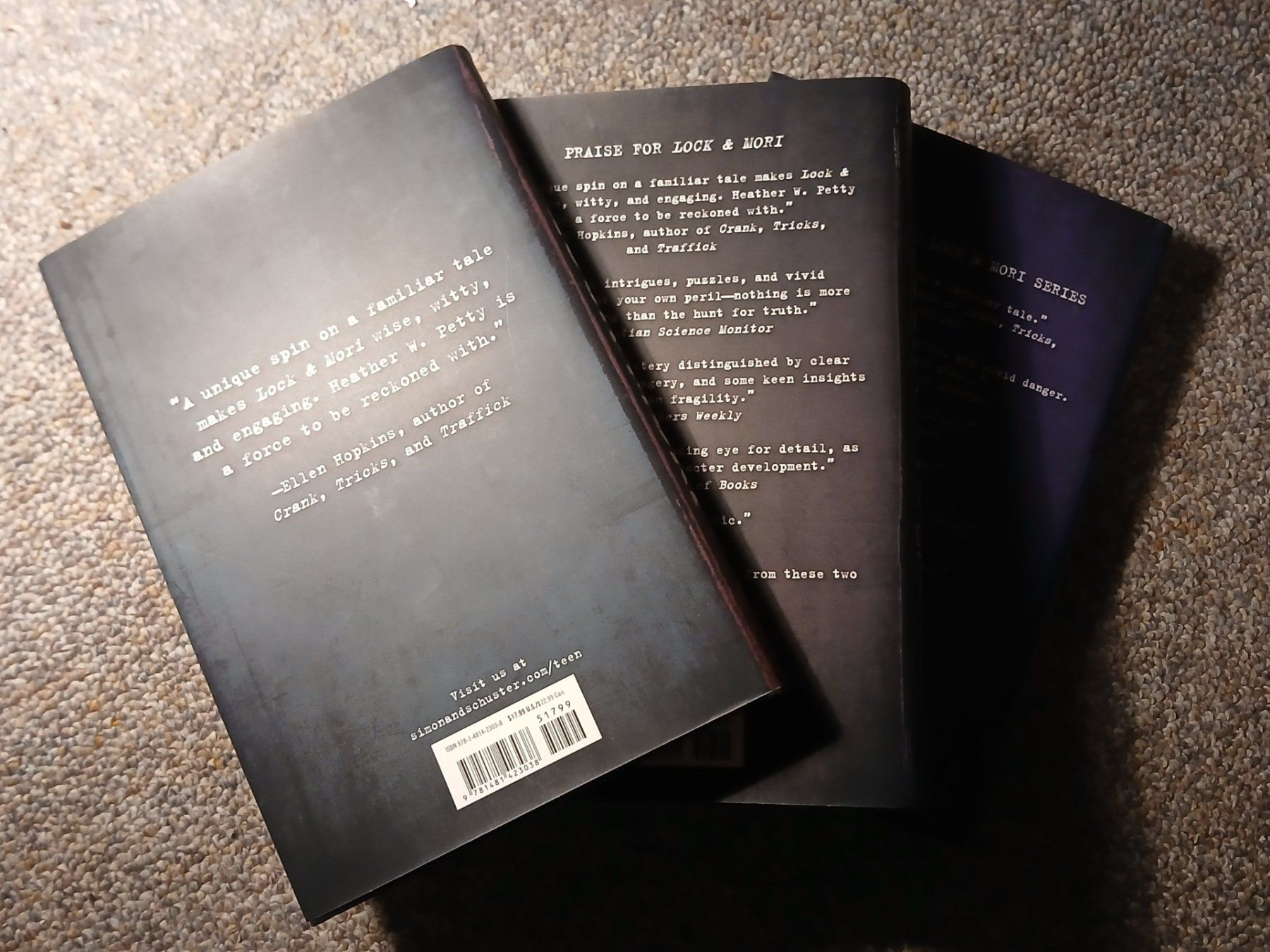 Libri: Lock & Mori Trilogy von Heather W. Petty – Nuovo e nell'imballaggio originale da Oberrieden venduto da sib_nkf6 2