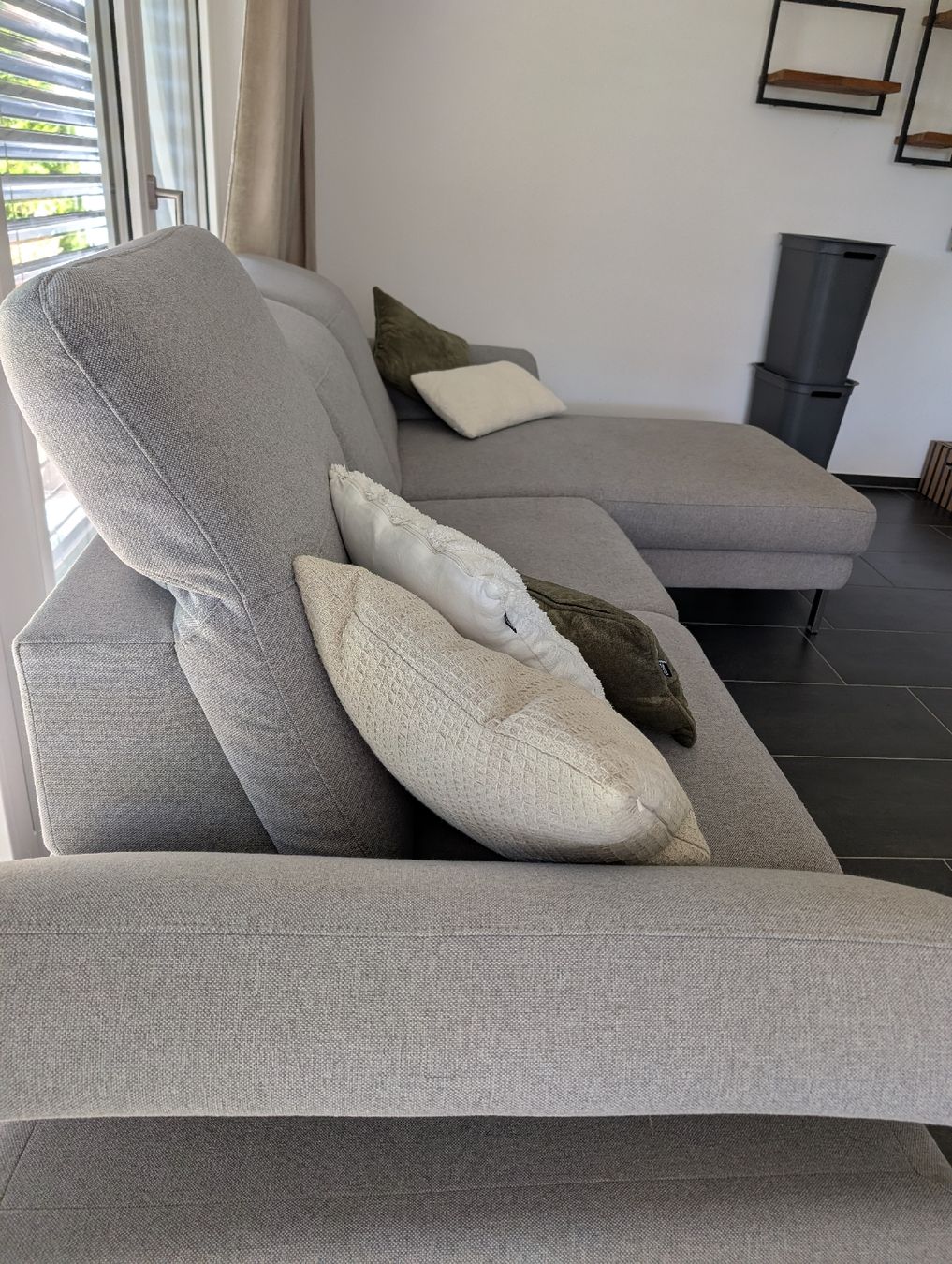 Divani: Sofa super bequem, elektr. Relaxfunktion, grau  – Usato da Berg TG venduto da KatRo 2