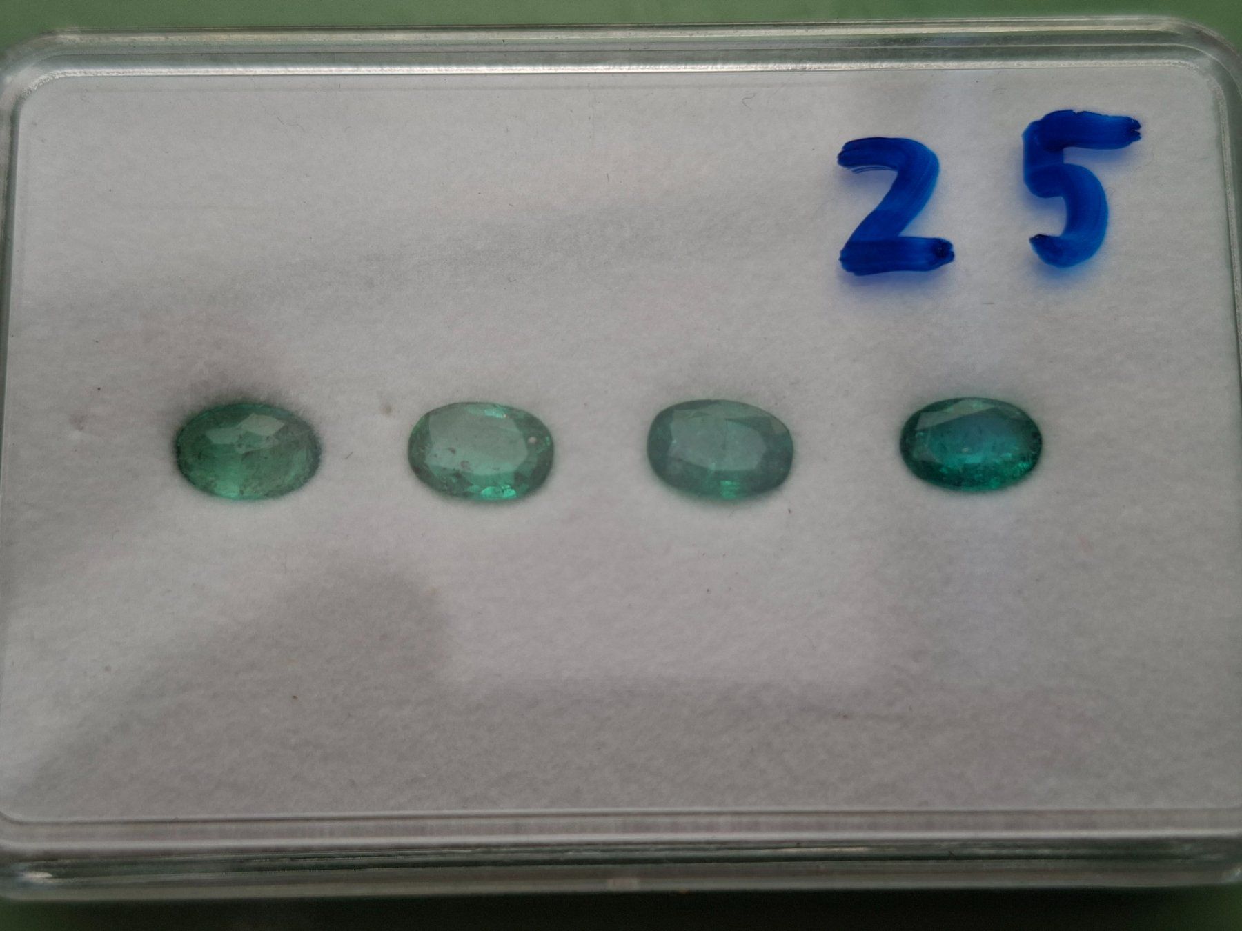 Pietre preziose: Smaragd facettiert 6x4mm 1.75ct 4 Stck – Usato da Schaffhausen venduto da meteor7