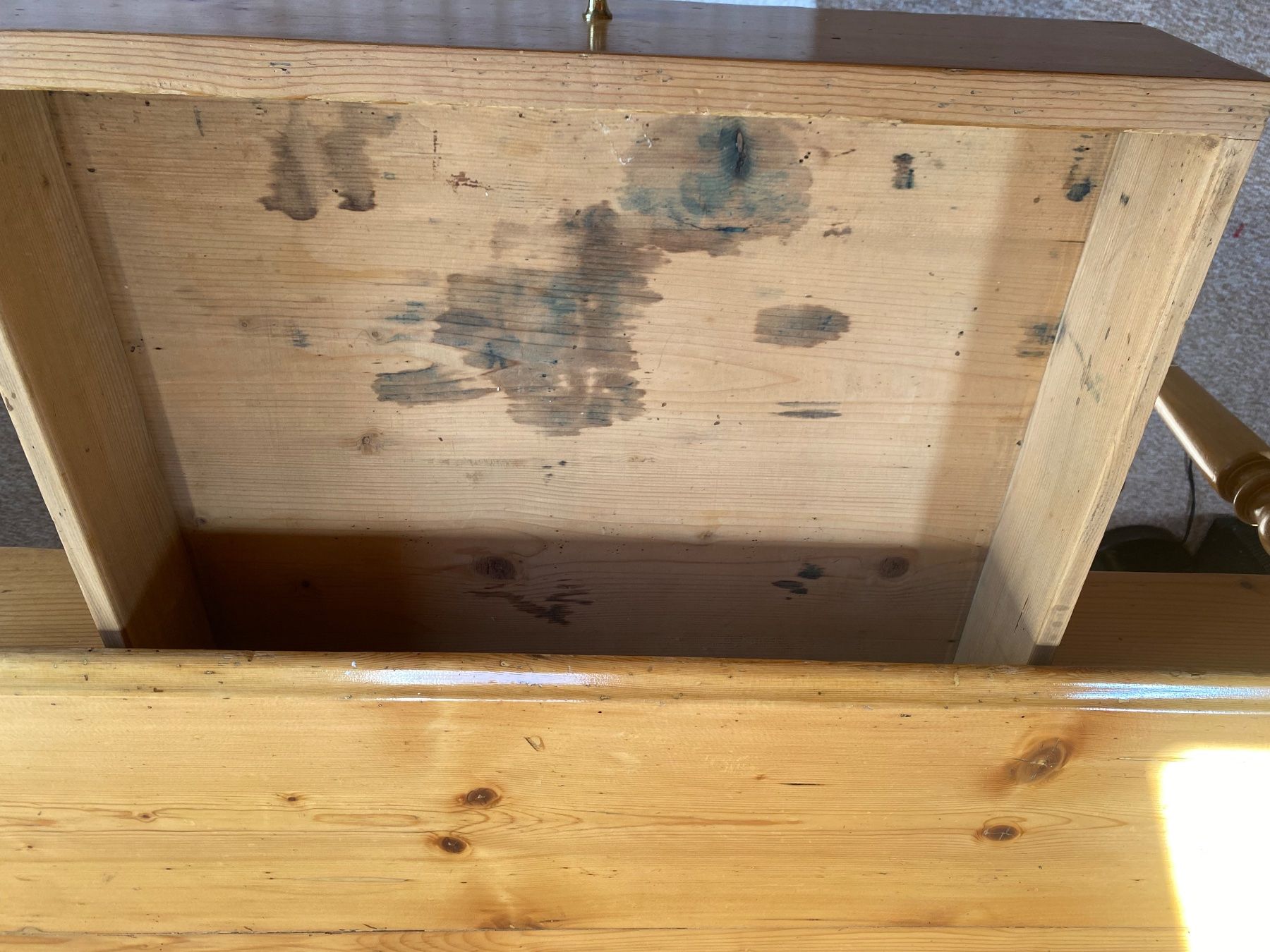 Tables: Antiker Holztisch mit charme – D'occasion à Belpberg par yan_5xdb 2