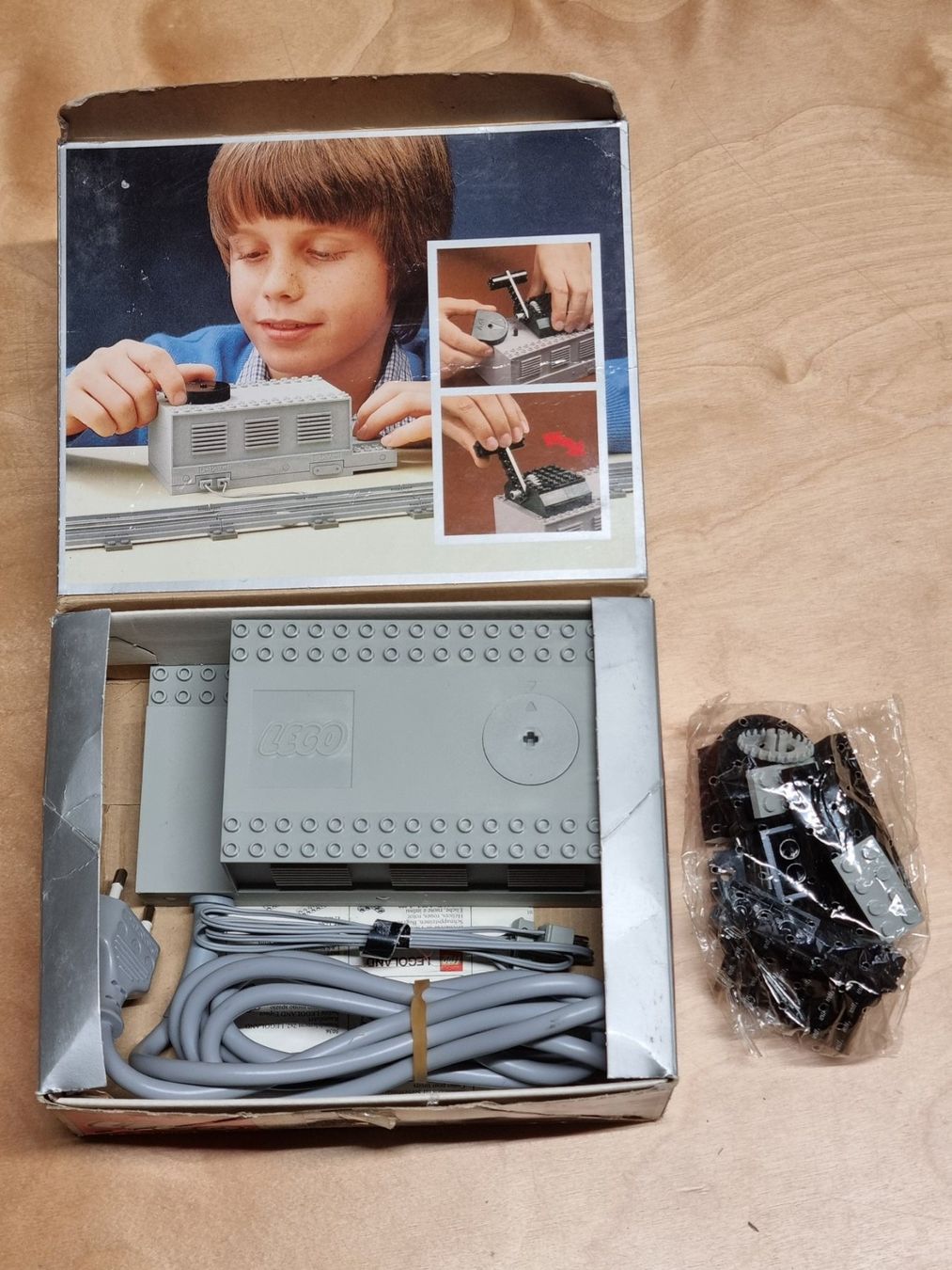 Lego Kit di costruzioni: LEGO Train 7864 Transformer / Controller 12V – Nuovo (secondo la descrizione) da Basadingen venduto da tot_59zf 3