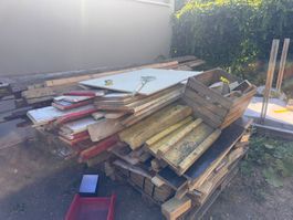 Gratis Bauholz / Restholz – nur komplett abzugeben