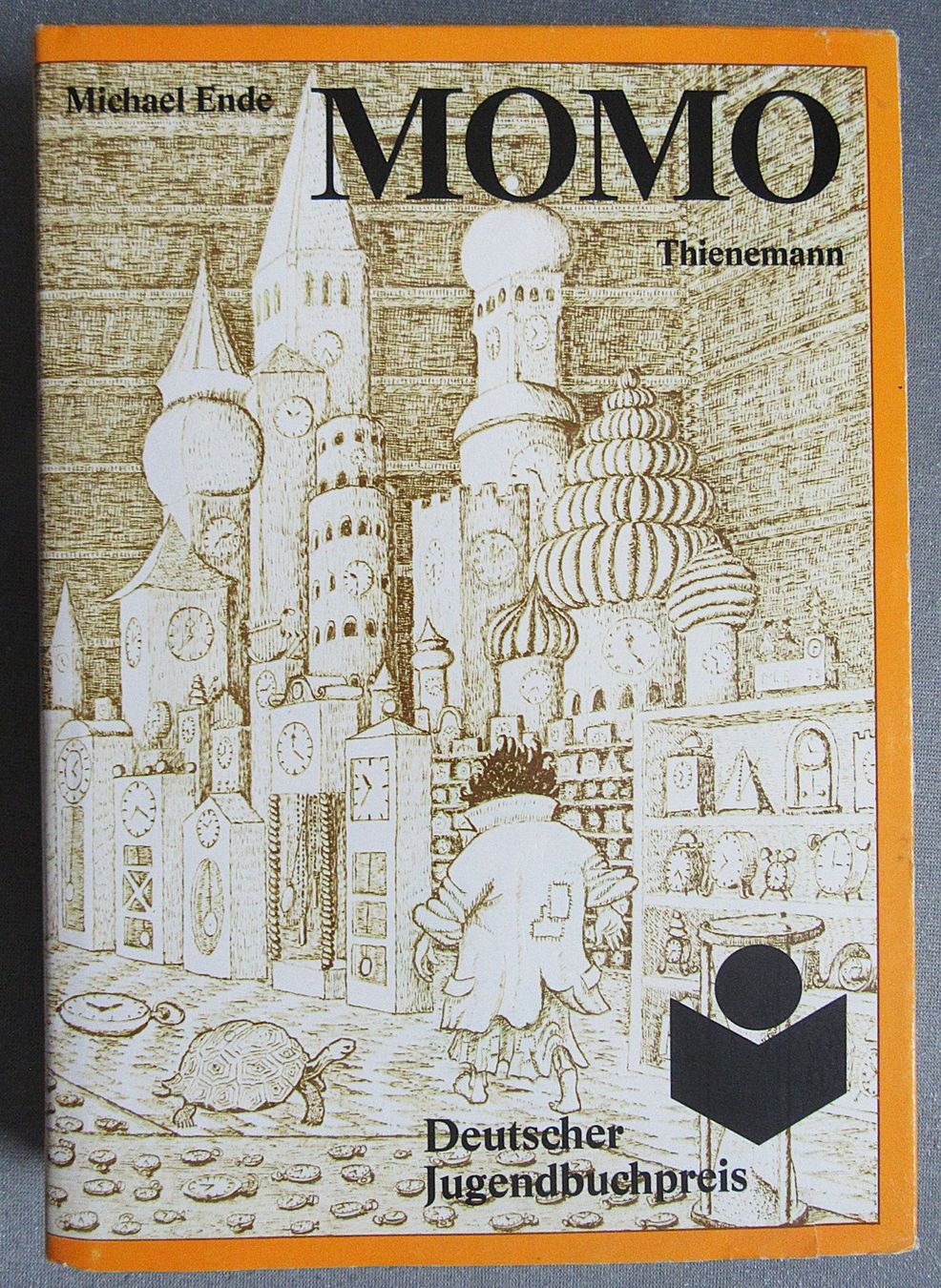Bücher: Momo - Ein Märchen Roman - von Michael Ende – Gebraucht aus Auenstein von Padabimbim