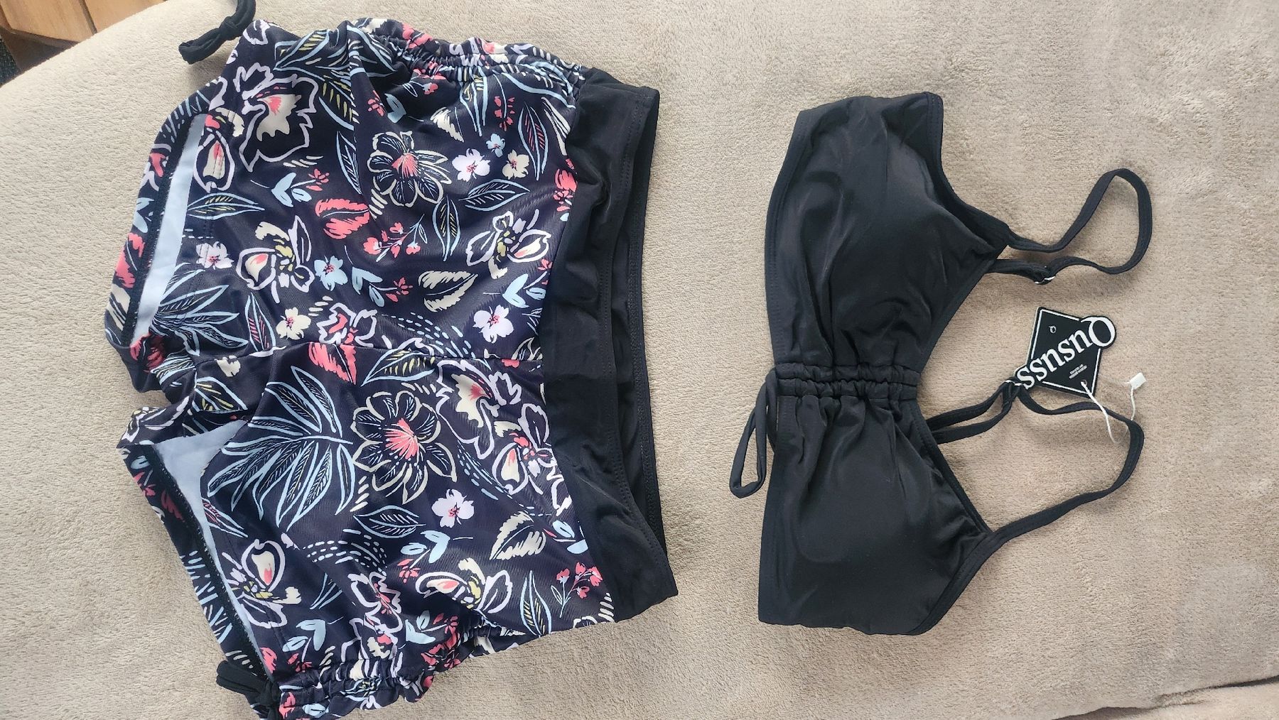 Costumi da bagno & Bikini: Sommerlicher Bikini mit Blumenmuster, Grösse M - Top! – Nuovo e nell'imballaggio originale da Kreuzlingen venduto da Kissriri 2