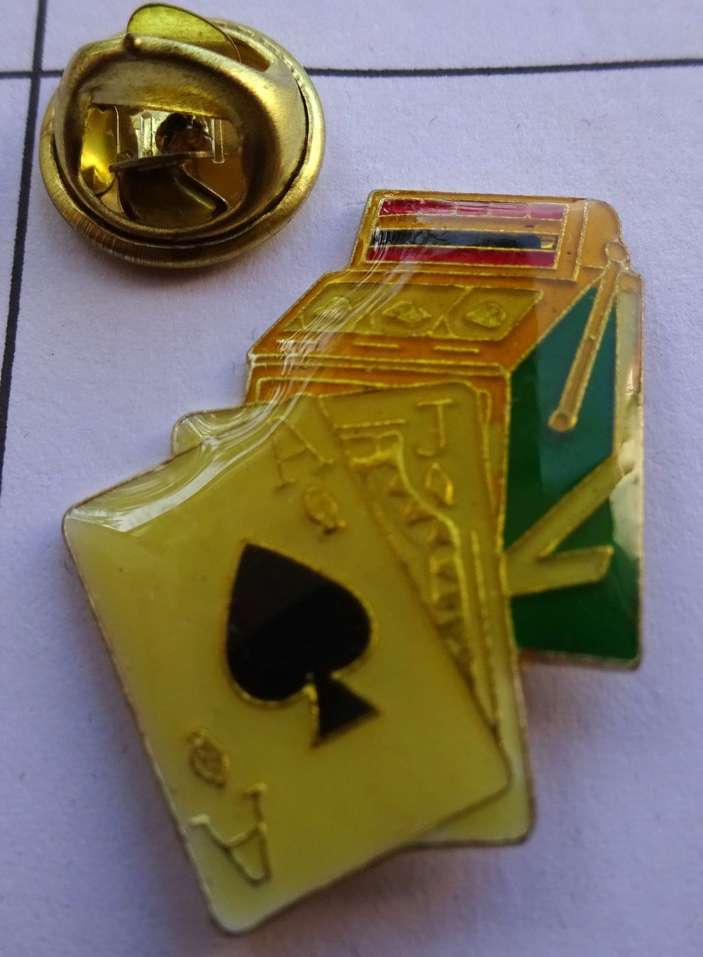 Placchette & Badge: Pin Karten Schilten Jassen – Usato da Utzenstorf venduto da BUtter81
