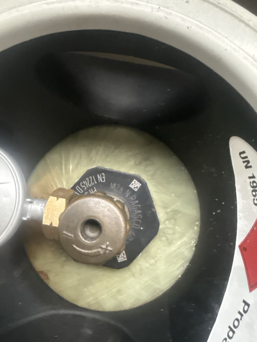 Apparecchiature e tecnologia a gas: Gasflasche Flaschengas Kunststoff  – Usato da Emmenbrücke venduto da Vedri90_ 1