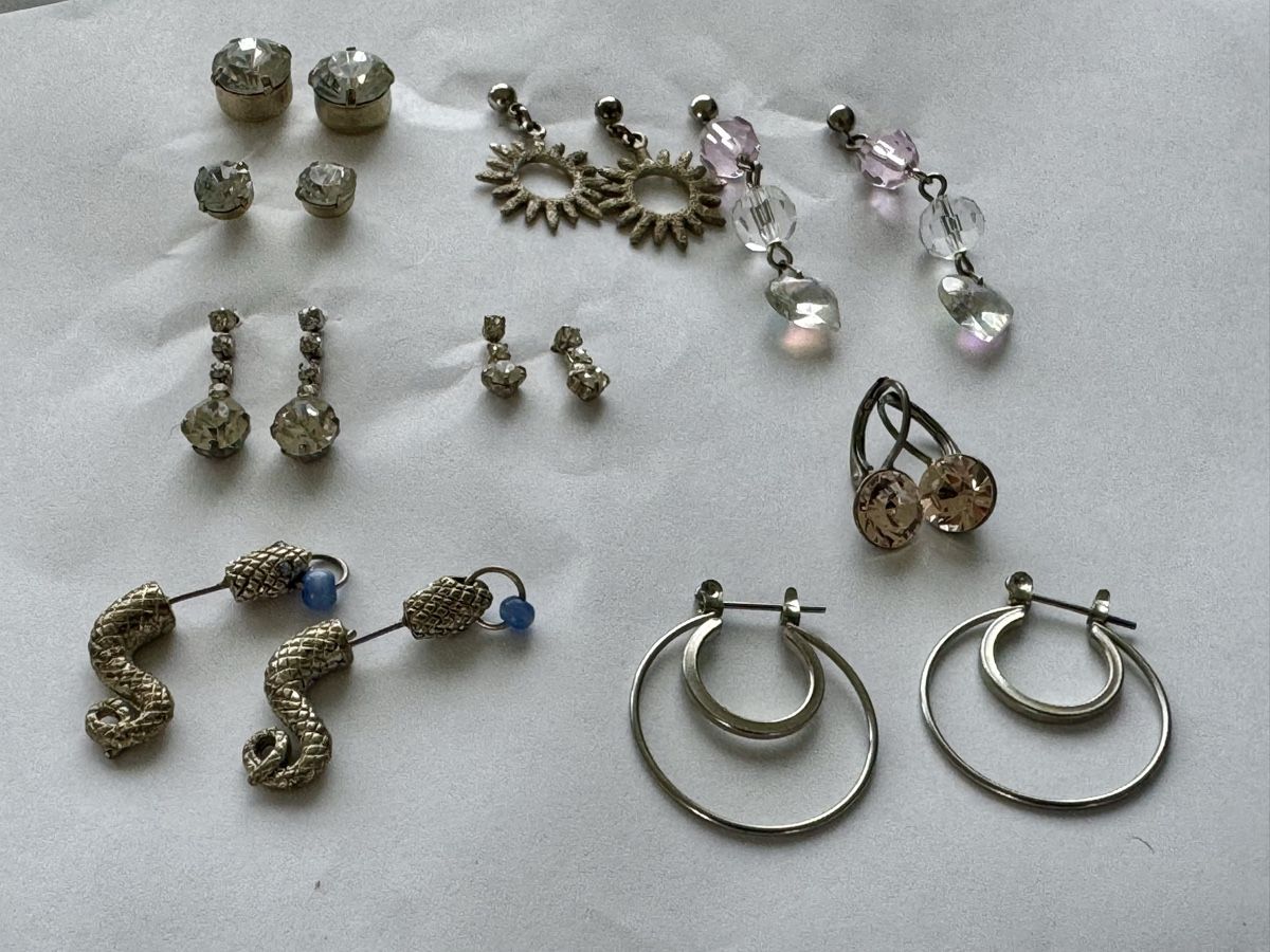 Altri gioielli: 9 Paar Ohrringe, verschiedene Designs – Usato da Honau venduto da sainj 2