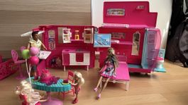 Barbie Camper mit Zubehör und Puppen