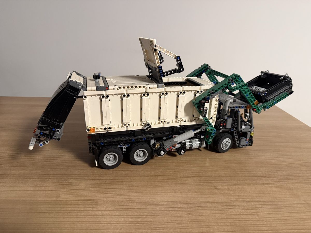 Lego Kit di costruzioni: LEGO Mack Anthem 42078, LEGO Technic – Usato da Luzern venduto da Sbalu1984 1