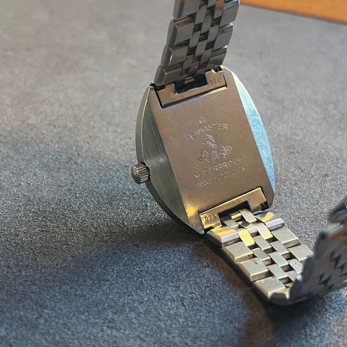 Omega Uhren: Omega Seamaster Cosmic Vintage Automatic Date 166.023 – Gebraucht aus Carouge GE von Watchaser 4