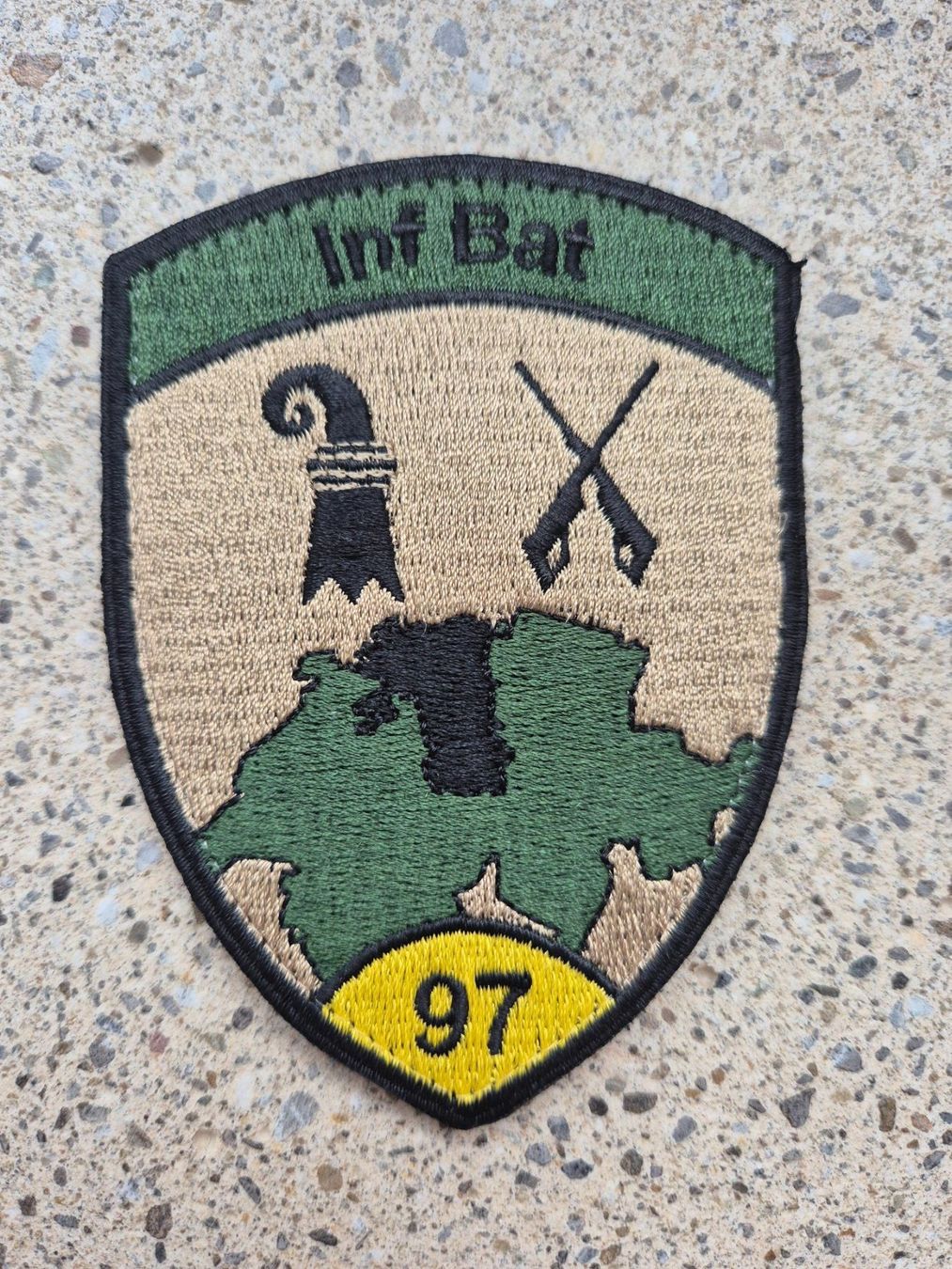 Schweizer Armee Placchette & Badge: *** Badge Inf Bat 97 Gelb klett *** – Nuovo (secondo la descrizione) da Riedholz venduto da fr_sIruP
