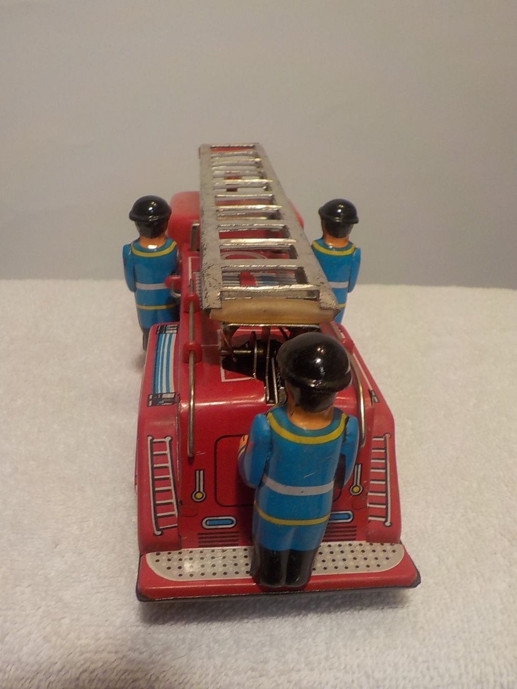 Modellautos: Blechspielzeug Feuerwehr Drehleiter Oldtimer – Gebraucht aus Bülach von Freieck 3