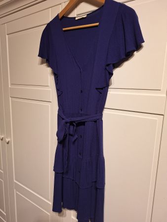 Sessùn Stufenkleid mit Rüschen Royalblau – Sehr gut erhalten