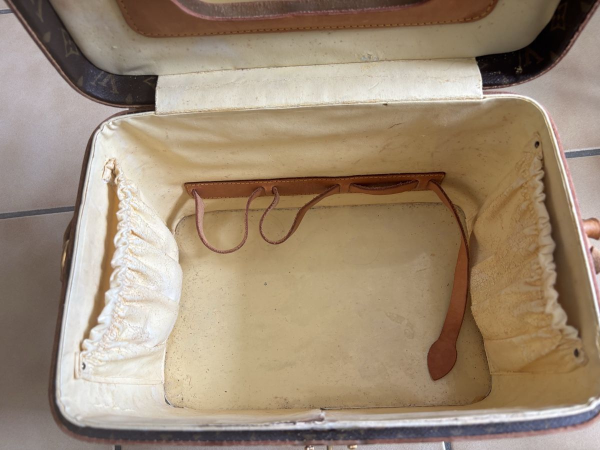 Louis Vuitton Borse da donna: Mallette Louis Vuitton Monogram Vintage – Usato da Buttes venduto da ButtA15 9