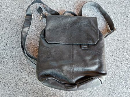 NEU: Zwei Rucksack Kunstleder schwarz, sehr guter Zustand