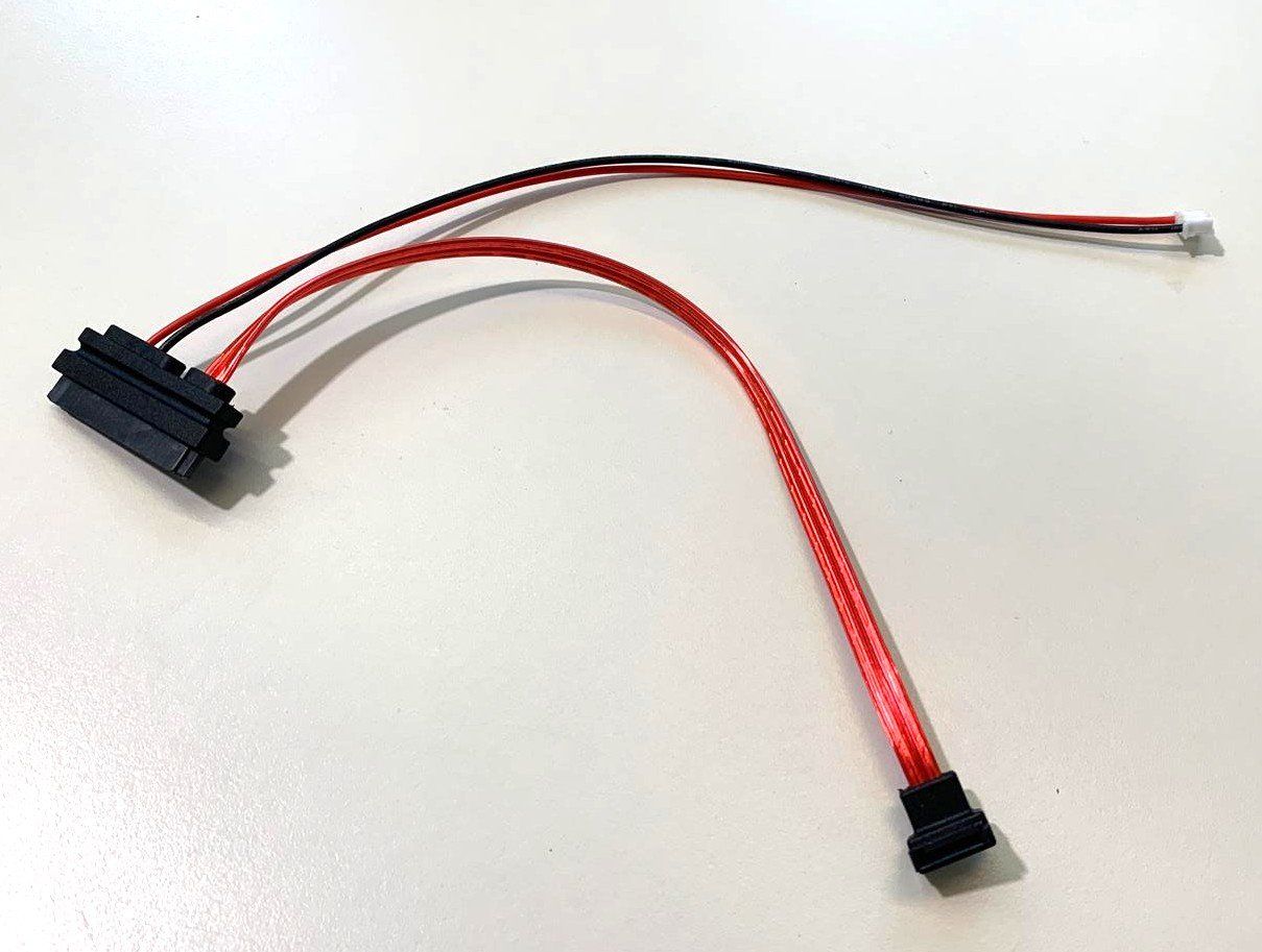 Cavi: SATA Strom -Datenkabel 5V - ca. 20 cm – Nuovo (secondo la descrizione) da Münchenstein venduto da Licontrol 4