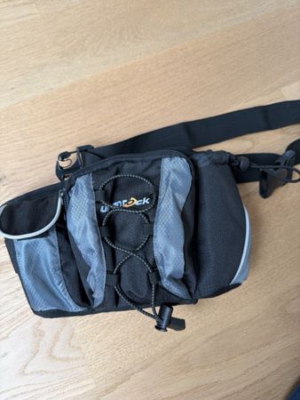 Praktische Cross UrbanTrek Bauchtasche - neuwertig!