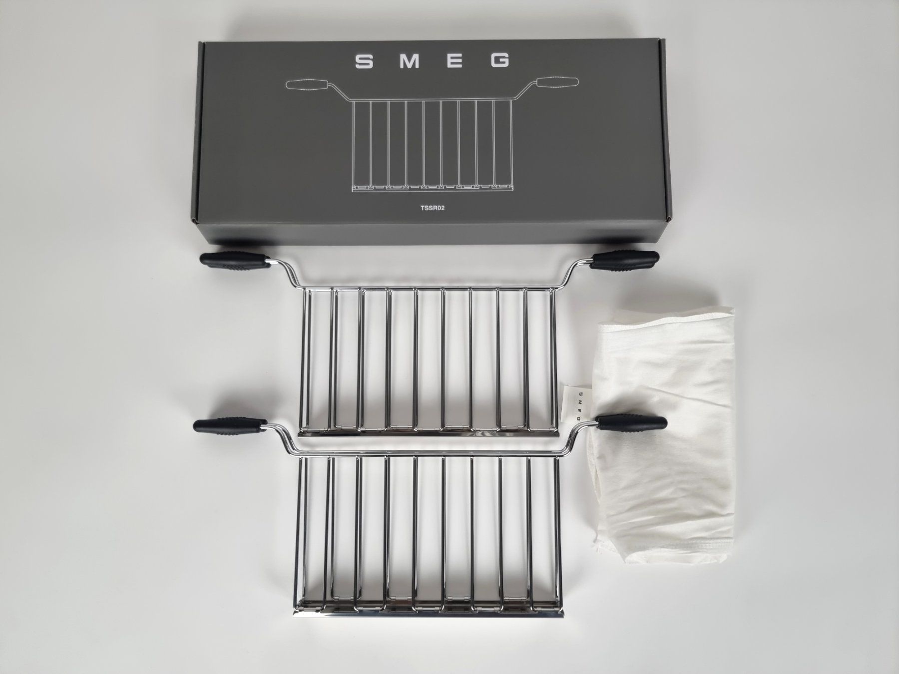 Smeg Küchengeräte: Smeg Sandwichzangen, 2 Stück – Gebraucht aus Urtenen-Schönbühl von Restwert_Schoenbuehl