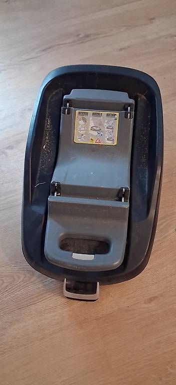 Tutti i DVDs: Dokongstation mit isofix – Usato da Guttet-Feschel venduto da kuonenga 1