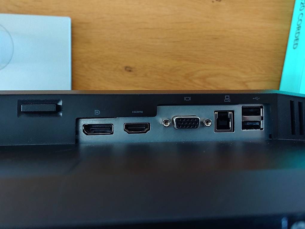Hewlett Packard Monitor: Monitor HP E24q G424 Zoll – Usato da Uetliburg SG venduto da Cisco-Pike 3