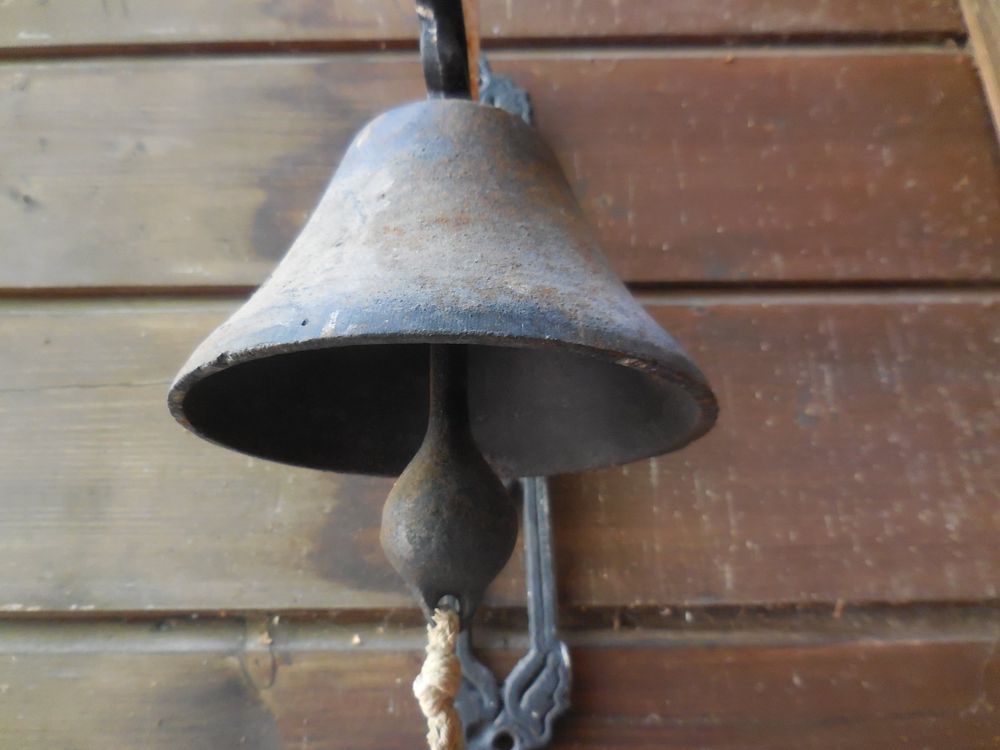 Cloche Murale Ancienne En Fonte Avec Poule Décorative - 2,2 Kg - A12