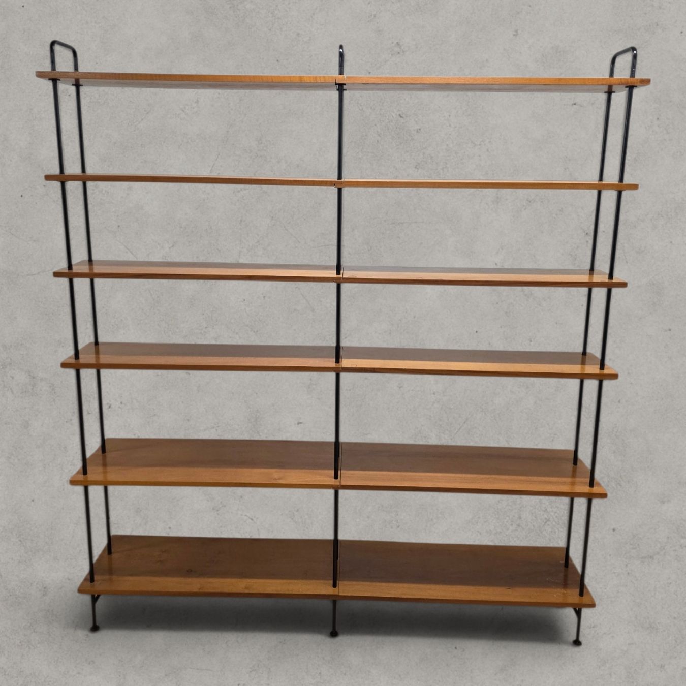 Scaffali: Filigranes Mid-Century Regalsystem im zeitlosen String-Stil – Usato da Rieden AG venduto da RuvensBrocki 3