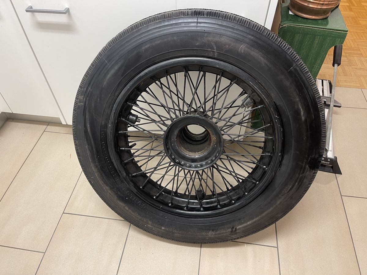 Tutti pezzi di ricambio auto: Oldtimer Rad mit Dunlop Reifen Modell unbekannt – Usato da Elsau venduto da isidobrany09 3