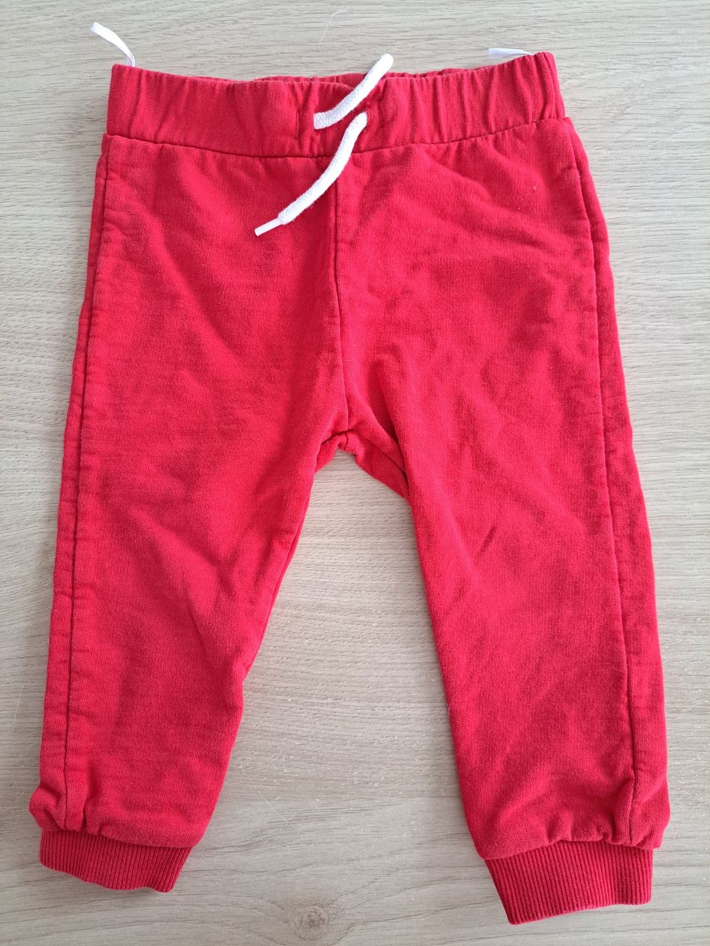 C&A Pantaloni: Pantalon training enfant taille 92 – Usato da Marly venduto da Mumu1723