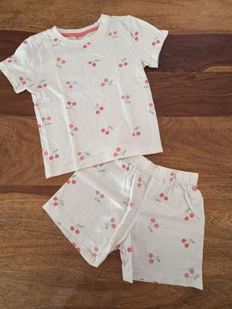 🍒✨🍭H&M Pyjama Gr. 98/104 Neuwertig🍒🍭✨