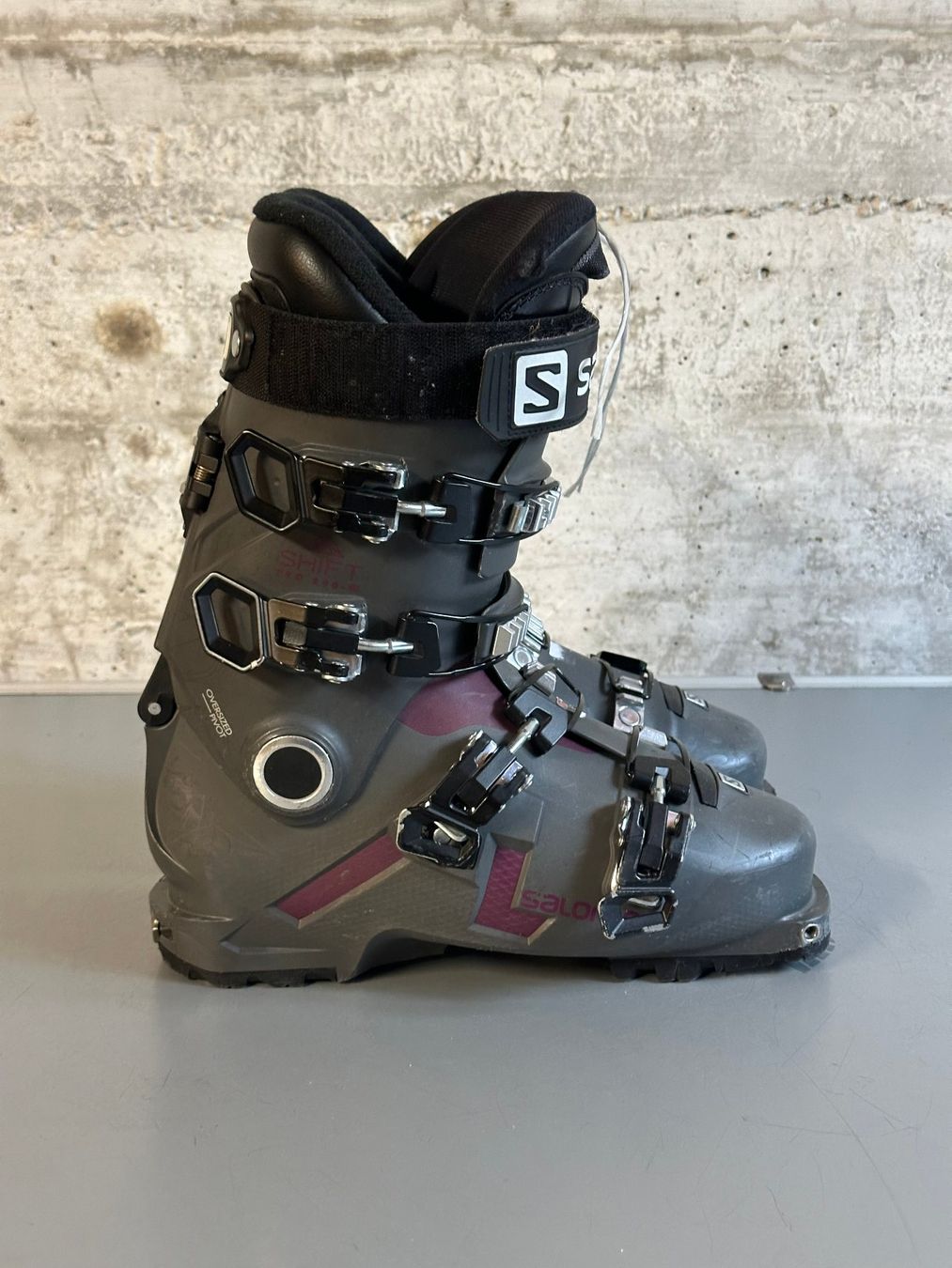 Salomon Chaussures hommes: Salomon Freeride Skischuhe 24 / 38 – D'occasion à Emmenbrücke par karkarkar