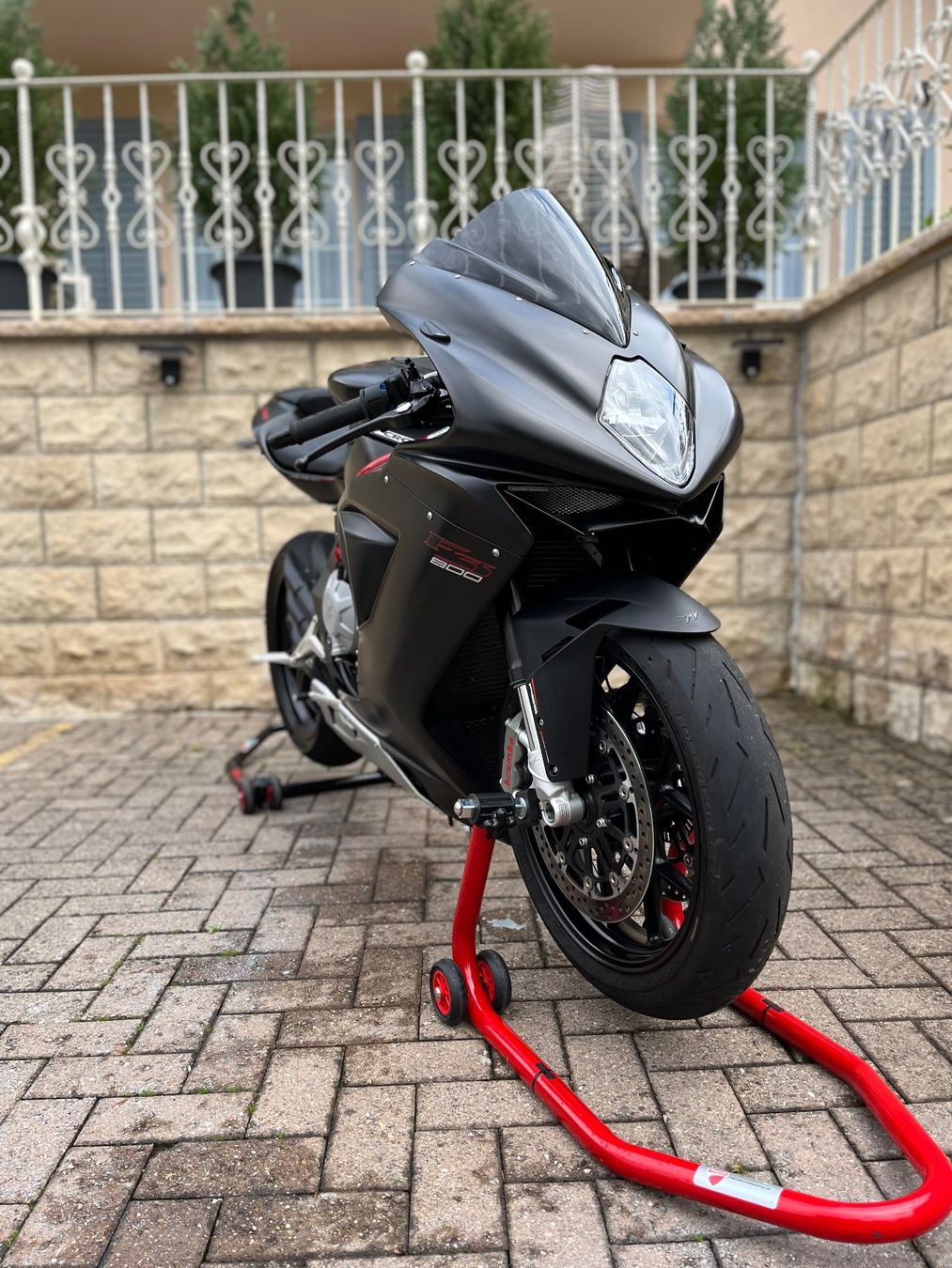 MV Agusta Strada: Mv Agusta F3 8000 ABS – Usato da aarburg venduto da Skendi14 1