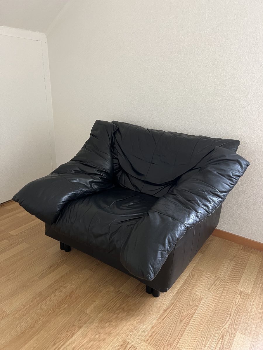 Sessel: Grosser Leder-Loungesessel – Schwarz – Gebraucht aus Bern von and_6hw7