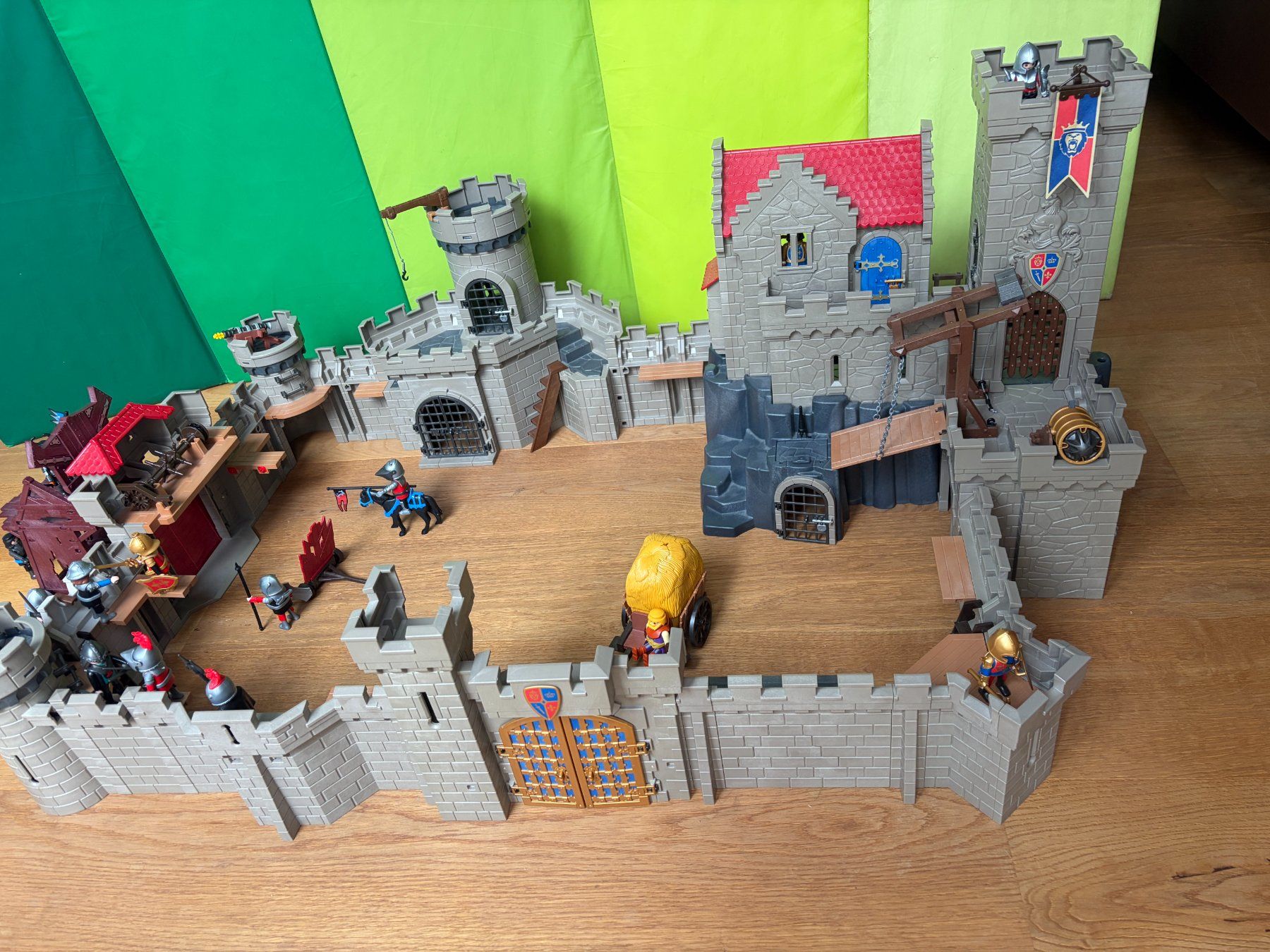 Playmobil Giocattoli: Grosse Playmobil Ritterburg – Usato da Olten venduto da Buendner75 1