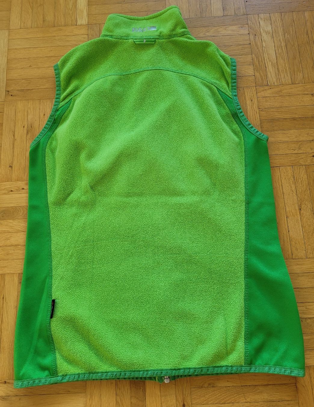Peak Performance Gilet & Giacche senza maniche: Weste grün "Peak Perfomance", Grösse L – Usato da Flims Waldhaus venduto da cil_6n8t 1