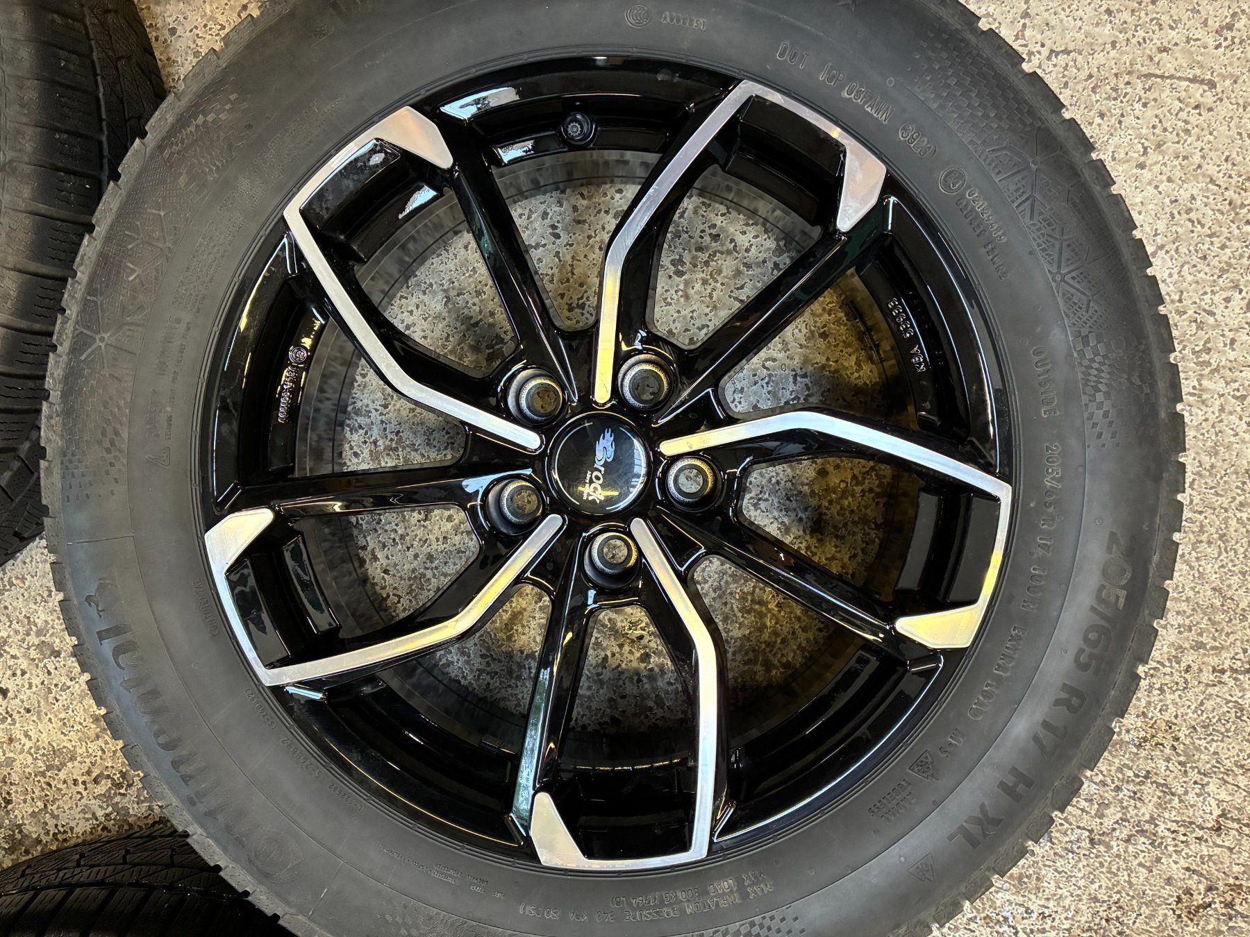 Continental Pneumatici & Ruote complete: Satz Kompletträder Continental/RCDesign – Usato da Aarberg venduto da KreuzFahrzeugcenter 1
