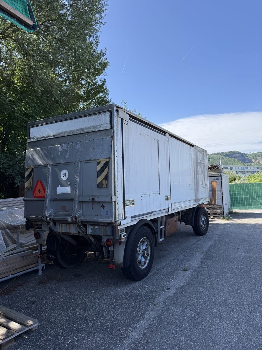Rimorchi: Anhänger mit Hebebühne – Usato da Olten venduto da Stampfli83 1