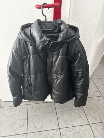 Doudoune ZARA noire simili cuir capuche taille M hiver