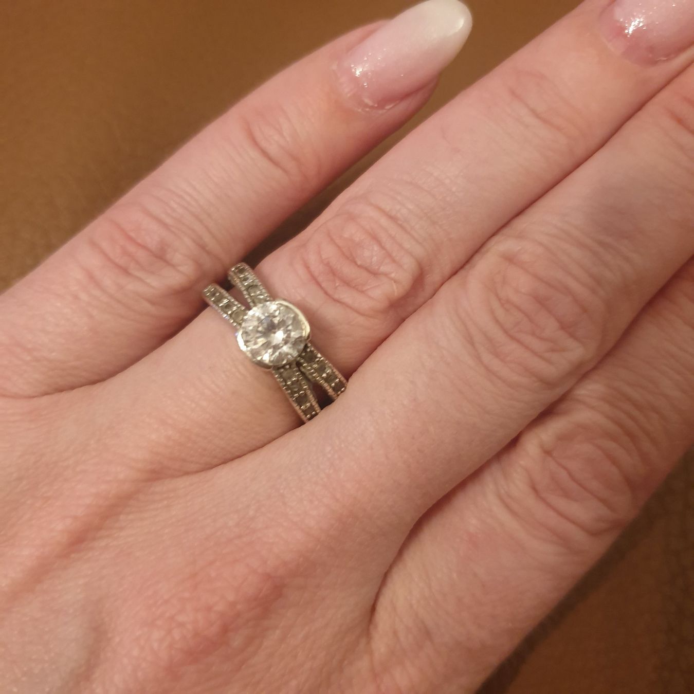 Anelli: Ring mit Zirkonen, silber, Grösse 57 – Usato da Neuendorf venduto da DeSiriA