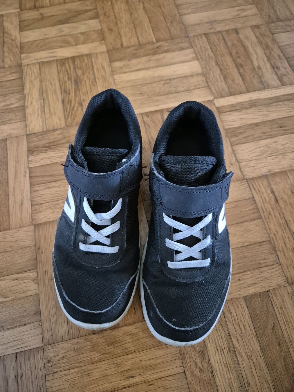 Scarpe per ragazzi: Schuhe Gr. 33 – Usato da Kappel SO venduto da tiger1921