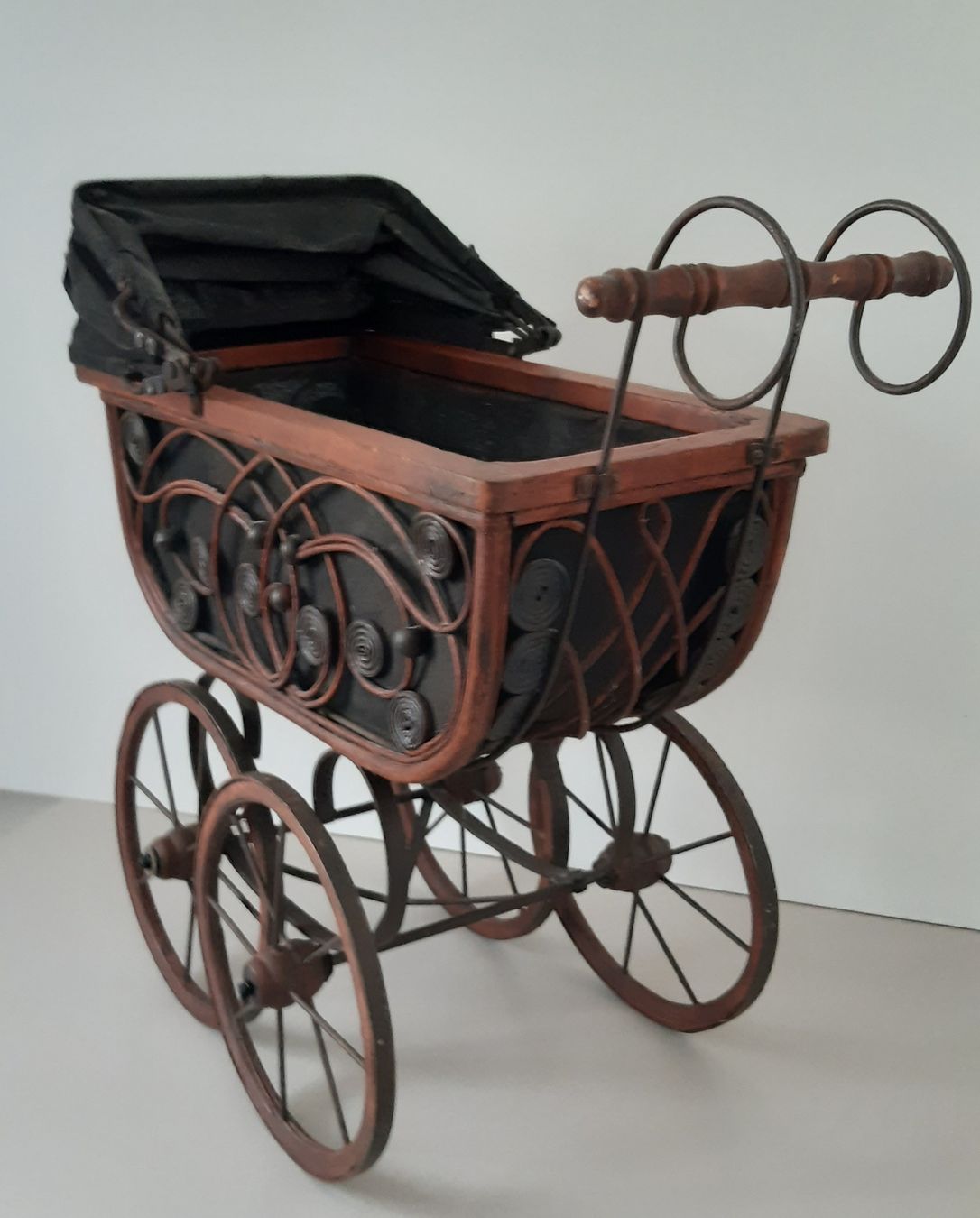 Carrozzine per bambole: Vintage Puppenwagen – Usato da Biel/Bienne venduto da Jumajo