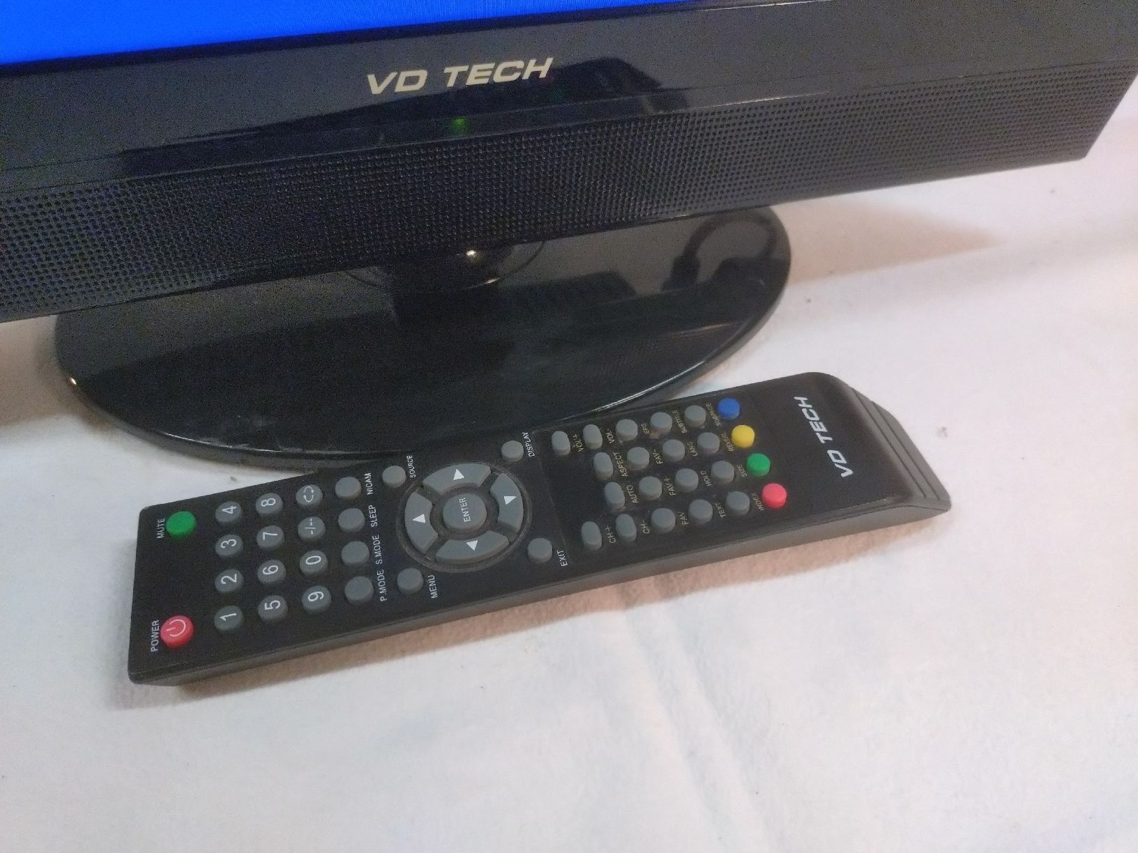 Televisori: Téléviseur VD TECH, LT1948, 48 cm  19' hdmi Retrogaming – Usato da Farvagny-le-Grand venduto da LaCaverne 1