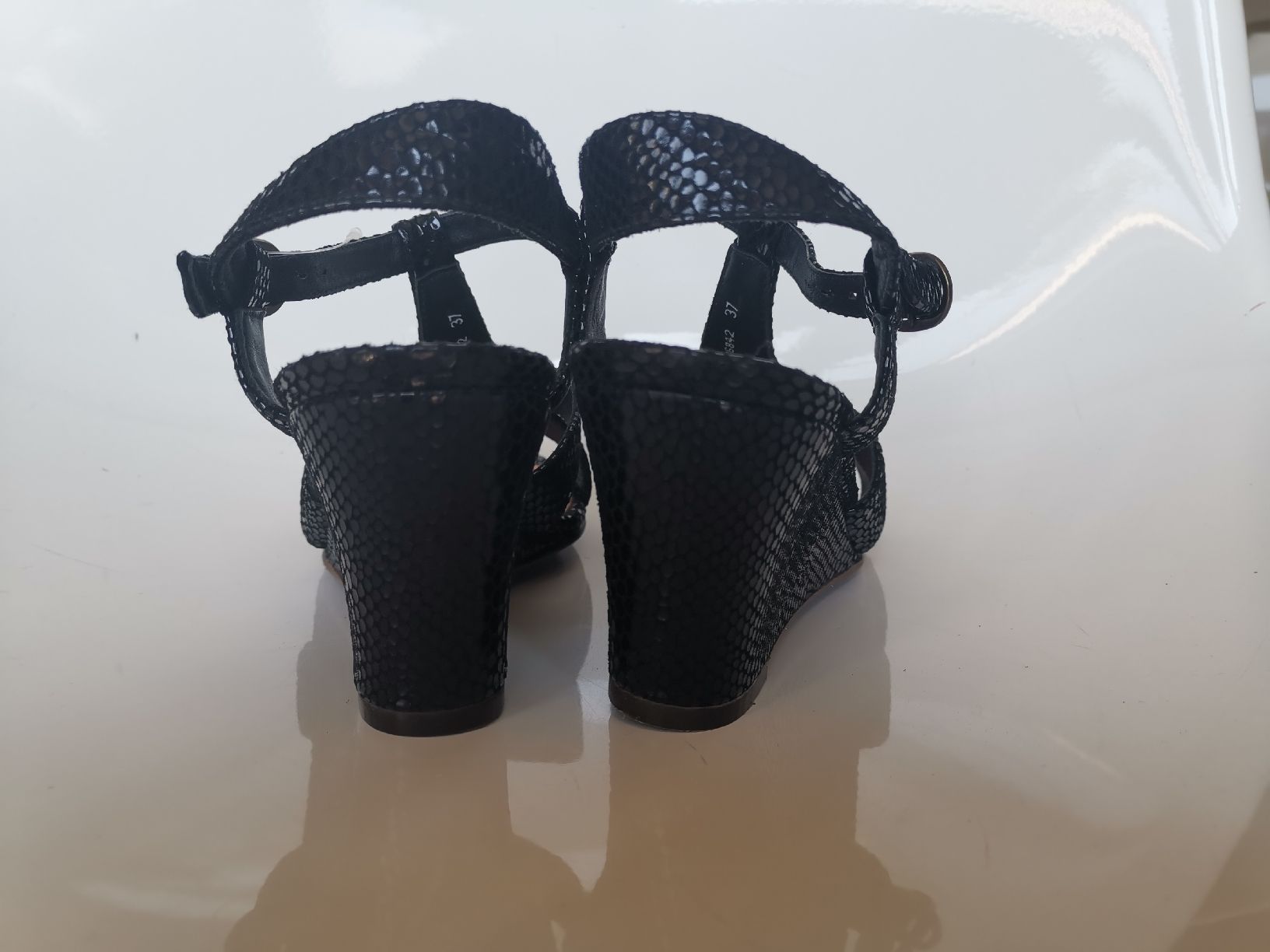 Chie Mihara Chaussures femmes: Chie Mihara Keilsandale  – D'occasion à Uerikon par pink_flamingo 4