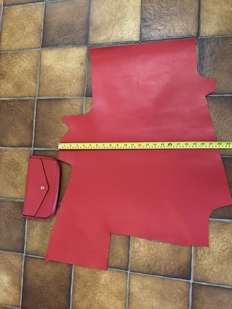 Tessuti: Red Leather Craft Fabric , 1.9mm. – Nuovo (secondo la descrizione) da Veyras venduto da ValClasse 1