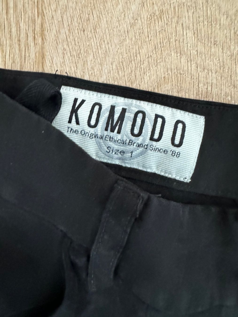 Pantaloni: Komodo Hose Damen England Gr. 32 – Usato da Kirchdorf AG venduto da coco123 1
