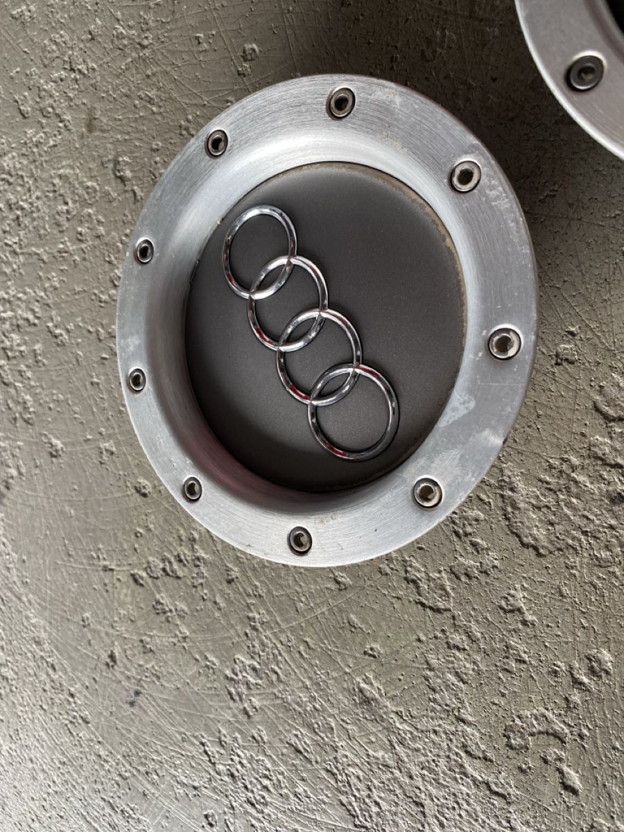 Audi Tutti pezzi di ricambio auto: Original Audi Nabendeckel Felgendeckel – Usato da Beinwil am See venduto da Mpmmechanik 2