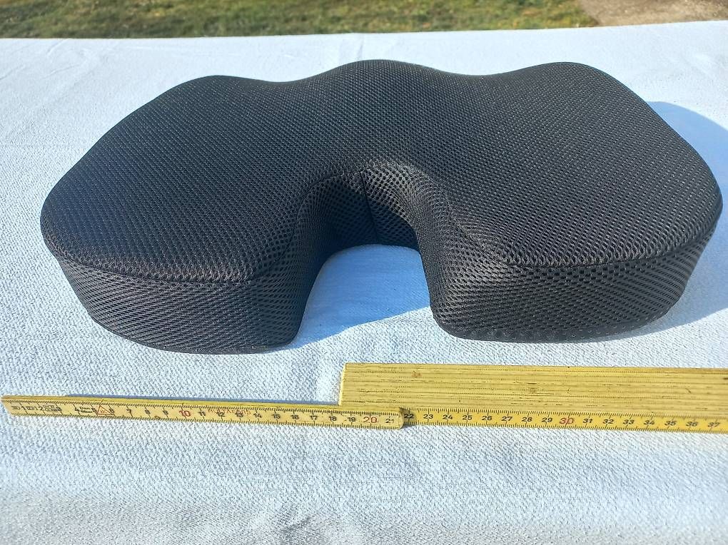 Kissen: Ergonomisches Sitzkissen schwarz – Gebraucht aus Frauenkappelen von Chruetzhubel 3