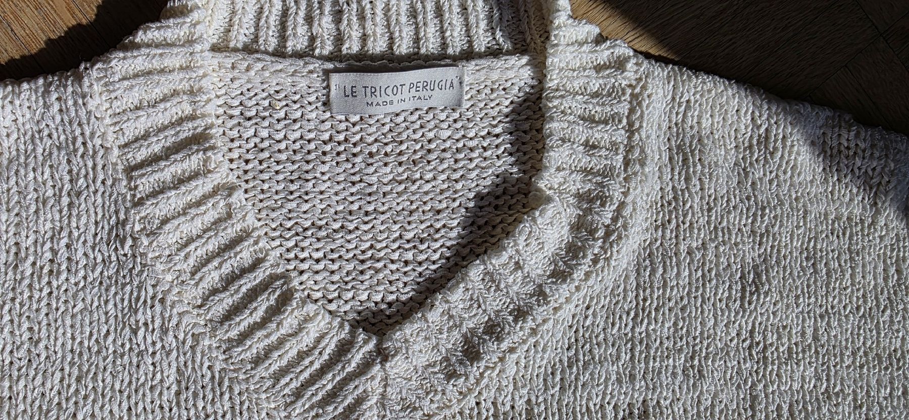 Pullover & Sweatshirts: Pull col V  blanc – Gebraucht aus Yverdon-les-Bains von van_dq65 2